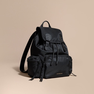 [버버리] 라지 테크니컬 나일론 가죽 럭색 블랙 40154791 남성용 백팩 - bu0001b Burberry Large Technical Nylon Black Mens Back Pack