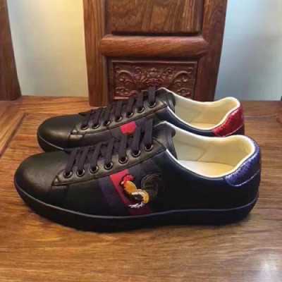 [구찌] Ace 자수 디테일의 로우탑 블랙 470110 남성용 스니커즈 gu0013x - Gucci Ace Embroidery Detail Black Sneakers