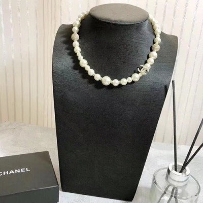 CHANEL Choker  18k White Gold  - 샤넬  여성용 목걸이 18K도금 화이트 골드