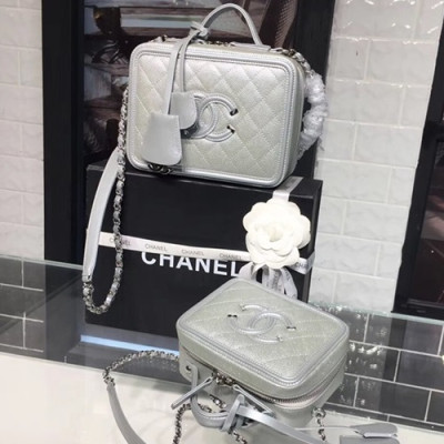 Chanel Women Leather Tote Shoulder Bag ,16/21CM - 샤넬 여성용 레더 토트 숄더백,CHAB0418,16/21CM,실버