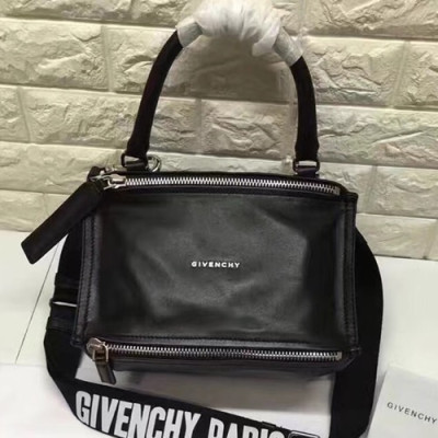 Givenchy Logo Strap Leather Medium Tote Shoulder Bag,27CM - 지방시 로고 스트랩 레더 여성용 미듐 토트 숄더백,GVB0011,27CM,블랙