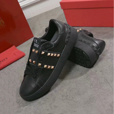 Valentino 2018 Rockstud Untitled Sneakers Black- 발렌티노 락스터드 언타이틀 스니커즈 블랙 Val0114x , Size (220 - 285)