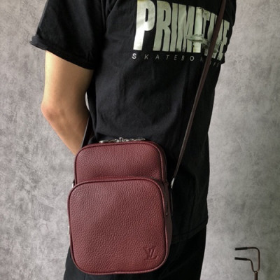 Louis Vuitton Leather Shoulder Bag,20cm - 루이비통 레더 남성용 숄더백 M54302,LOUB0872 ,20cm,와인