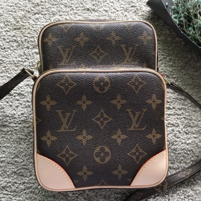 Louis Vuitton Amazone Monogram Camera Shoulder Bag,20cm - 루이비통 아마조네 모노그램 남여공용 커메라 숄더백 M45236,LOUB0873 ,20cm,브라운