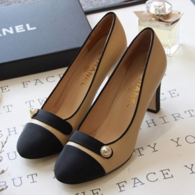 Chanel 2018 Ladies Classic CC Logo Preal Embellished Pumps - 샤넬 여성 클랙식 CC 로고 진주 장식 펌프스 Cnl0283x.Size(225 - 250).베이지