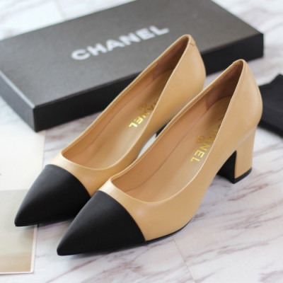 Chanel 2018 Ladies Classic CC Steel Logo Middle Heels - 샤넬 여성 클랙식 CC 스틸 로고 미드힐 Cnl0288x.Size(225 - 250).베이지