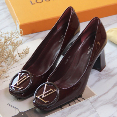 Louis Vuitton 2019 Womens Initial Metal Logo Patent Middle-heel Pumps - 루이비통 여성 이니셜 메탈 로고 페이던트 미들힐 펌프스 Lou0943x.Size(230 - 250).버건디