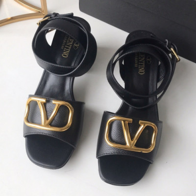 Valentino 2019 Womens Metal Logo Middle-heel Leather Sandal - 발렌티노 여성 메탈 로고 미들힐 샌달 Val0176x.Size(225 - 250).블랙