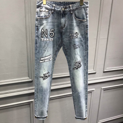 Chanel 2019 Mens Graffit Slim Fit Denim Pants - 샤넬 남성 그래피티 슬림핏 데님 팬츠 Cnl0367x.Size(28 - 38).블루
