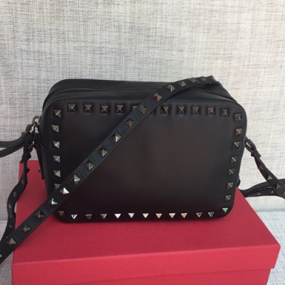 Valentino 2019 Leather Camera Small Shoudler Bag,20CM - 발렌티노 2019 여성용 레더 카메라 스몰 숄더백 ,VTB0158,20CM,블랙