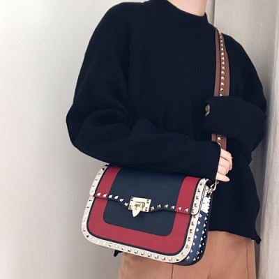 Valentino 2019 Leather Garavani Rockstud Shoudler Bag,26CM - 발렌티노 2019 레더 가라바니 락스터드 숄더백,0936 - VTB0210,26CM,네이비