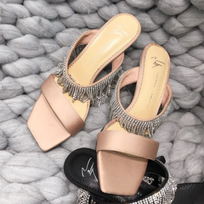 [최고급한정판매]Giuseppe Zanoti 2019 Ladies Strassy Middle-heel Silk Slipper - 쥬세페자노티 여성 스트라스 미들힐 실크 슬리퍼 Giu0028x.Size(220 - 255).인디핑크