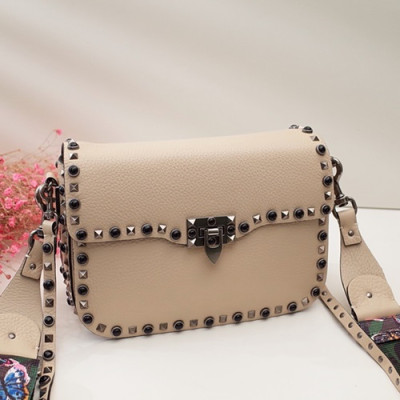 Valentino 2019 Leather Garavani Rockstud Shoudler Bag,26CM - 발렌티노 2019 레더 가라바니 락스터드 숄더백,VTB0331,26CM,연베이지