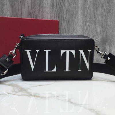 [벨트백도 되고 ! 숄더백도 되고!!!]Valentino 2019 Leather Belt Bag Shoulder Bag,23CM - 발렌티노 2019 레더 남여공용 벨트백 숄더백, VTB0354,23CM,블랙