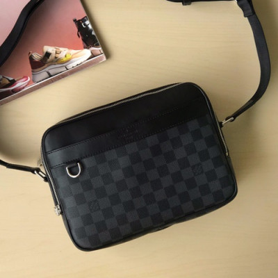 Louis Viutton 2019 Messenger Shoudler Cross Bag ,29cm - 루이비통 2019 남성용 메신저 숄더 크로스백 LOUB1151 ,29cm,블랙