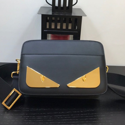 Fendi 2019 Leather Bag Bugs Shoulder Bag,23CM - 펜디 2019 레더 남성용 백버그 숄더백  FENB0268,23CM,블랙