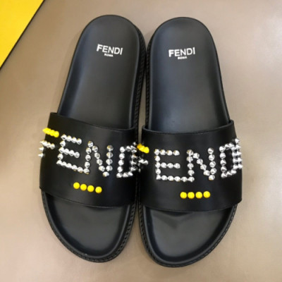 [프리미엄]Fendi 2019 Mens Stud Logo Leather Slipper - 펜디 남성 스터드 로고 레더 슬리퍼 Fen0243x.Size(240 - 275).블랙