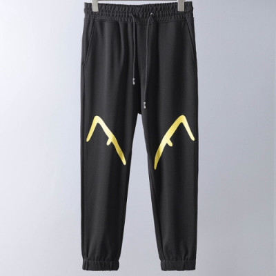 Fendi 2019 Mens Casual Initial Logo Training Pants - 펜디 남성 캐쥬얼 이니셜 로고 트레이닝 팬츠 Fen0256x.Size(m - 2xl).블랙