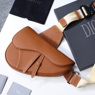 Dior Homme 2019 Pre-Fall Saddle Belt Bag,28.6cm - 디올 옴므 2019 프리폴 남여공용 새들 벨트백,DIOB0095,28.6cm,브라운