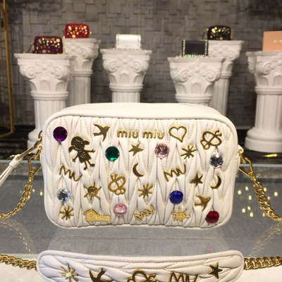 MiuMiu 2019  Matelasse  Chain Shoulder Cross Bag,21cm - 미우미우 2019 마틀라세 체인 숄더 크로스백,5BH118, MIUB0173  , 21cm,화이트