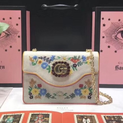 Gucci 2019 GG Embroidered Leather Shoulder Bag ,21CM - 구찌 2019 GG 엠브로이드 레더 여성용 숄더백 GUB0641 ,21cm,화이트
