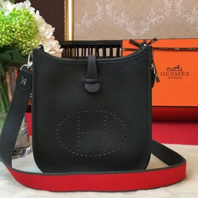 Hermes Evelyne Togo Leather Mini Shoulder Bag,17cm - 에르메스 에블린 토고 레더 여성용 미니 숄더백 HERB0713,17cm,블랙