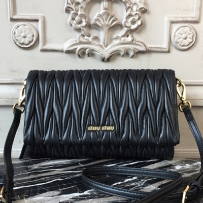 MiuMiu 2019  Matelasse  Shoulder Cross Bag,21.5cm - 미우미우 2019 마틀라세 숄더 크로스백,5BH080, MIUB0236,21.5cm,블랙