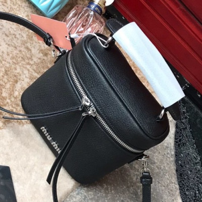 MiuMiu 2019 Medium Tote Shoulder Bag,17cm - 미우미우 2019 미듐 토트 숄더백,5BH121, MIUB0244, 17cm,블랙