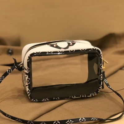 Louis Vuitton 2019 PVC Beach Pouch Shouder Bag,16.5cm - 루이비통 2019 PVC 비치 파우치 숄더백 ,M67601,LOUB1396,16.5cm,화이트