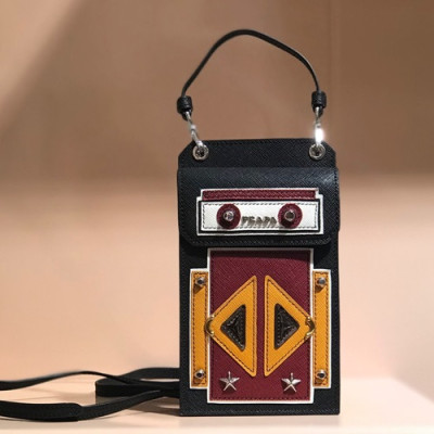 Prada 2019 Leather Shoulder Bag / Phone Bag ,19CM - 프라다 2019 레더 남여공용 숄더백 / 폰백,1DH068-1,19CM,블랙