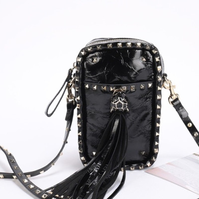 Valentino 2019  Leather Tassel Shoudler Cross Bag / Phone Bag,17CM - 발렌티노 2019 레더 태슬 숄더 크로스백 / 휴대폰 백,VTB0562,17CM,블랙