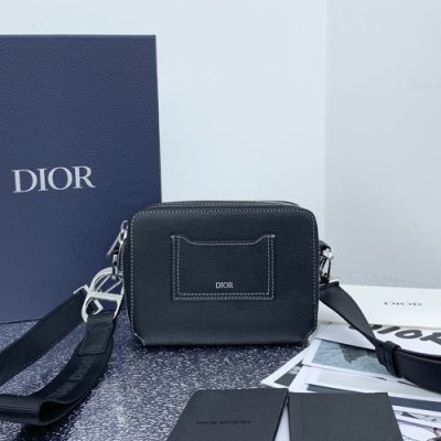 Dior Homme 2019  Camera Shoulder Bag,17cm - 디올 옴므 2019 남여공용 카메라 숄더백,DIOB0308,17cm,블랙