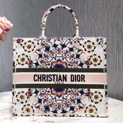 Dior 2019 Woman Canvas Book Tote Shopper Bag,41.5CM - 디올 2019 여성용 캔버스 북 토트 쇼퍼백 DIOB0390,41.5CM,화이트