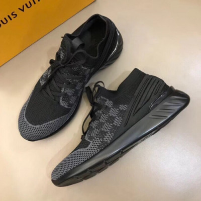 Louis vuitton 2019 Mens Initial Logo Leather Running Shoes - 루이비통 남성 이니셜 로고 레더 런닝화 Lou01203x.Size(240 - 270).블랙