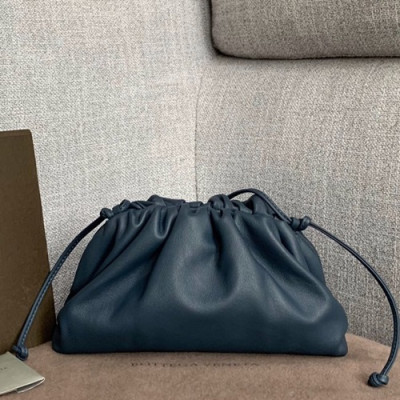 Bottega Veneta 2019 The Pouch Bag / Shoulder Bag,22cm - 보테가 베네타 2019 더 파우치 백 / 숄더백, 585852,BVB0278,22cm,네이비