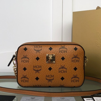 MCM 2019 Visetos Camera Shoulder Cross Bag,24cm - 엠씨엠 2019 여성용 비세토스 카메라 숄더 크로스백 MCMB0312, 24cm,브라운