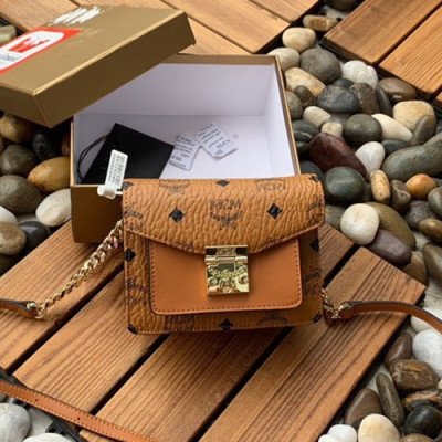 MCM 2019 Patricia Visetos Mini Shoulder Bag,17.5cm - 엠씨엠 2019 패트리샤 비세토스 여성용 미니 숄더백 MCMB0325, 17.5cm,브라운