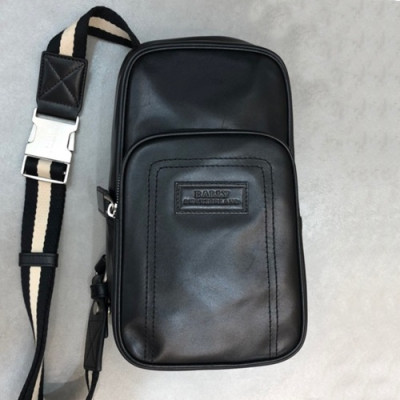 Bally 2019 Leather Hip Sack,32cm  - 발리 2019 레더 남성용 힙색,BALB0037,32cm,블랙