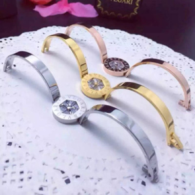 BULGARI hearts Rose Gold,White Gold,Rose,Yellow Gold Bangle  -불가리  여성용 팔지18k 도금 화이트 골드,로즈 골드,옐로우 골드 팔찌 BUL0025.