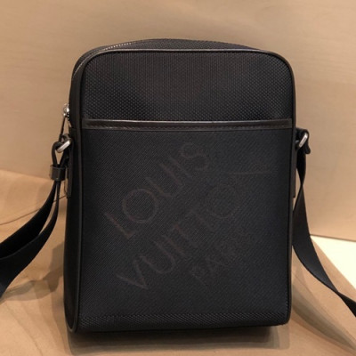 Louis Vuitton 2019 Damier Geant Canvas Messenger Shoulder Bag,27cm - 루이비통 2019 다미에 제앙 캔버스 메신저 숄더백 M93223,LOUB1599,27cm,블랙