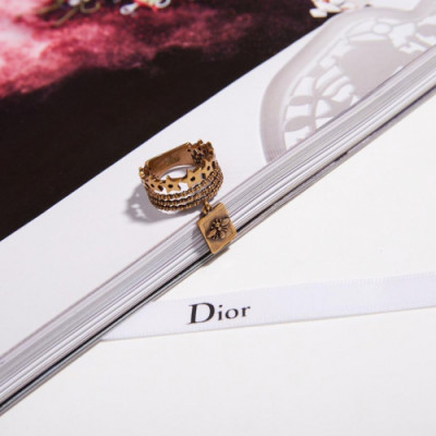 Dior  Yellow Gold Ring -디올 여성용 옐로우 골드 반지 dio0041.