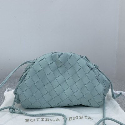 Bottega Veneta 2019 The Pouch Bag / Shoulder Bag,22cm - 보테가 베네타 2019 더 파우치 백 / 숄더백, 585852A ,BVB0368,22cm,스카이블루