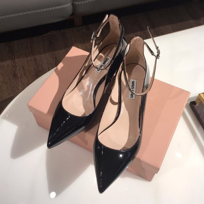 Miumiu 2019 Ladies Leather Middle-heel Slingback- 미우미우 2019 여성용 레더 미들힐 슬링백 MIUB0002.Size(225 - 245).블랙