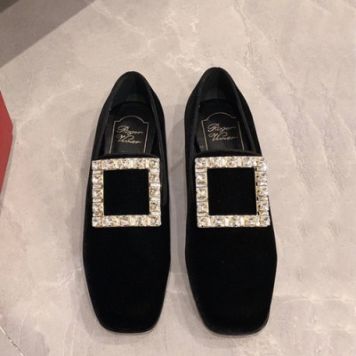 Roger Vivier 2019 Ladies Velvet Loafer - 로저비비에 2019 여성용 벨벳 로퍼 RVS0040.Size(225 - 245).블랙