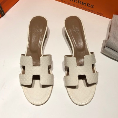 Hermes 2019 Ladies Oasis Leather Middle Heel Slipper - 에르메스 2019 여성용 오아시스 레더 미들힐 슬리퍼 HERS0101,Size(225 - 250).화이트