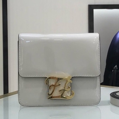 Fendi 2019 Leather Shoulder Bag, 17cm - 펜디 2019 여성용 레더 숄더백,FENB0473,17cm,화이트