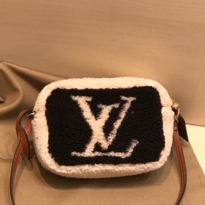 Louis Vuitton 2019  Camera Shouder Bag,16.5cm - 루이비통 2019 여성용 카메라 숄더백 ,M68599,LOUB1760,16.5cm,블랙