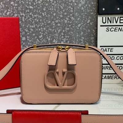 Valentino 2019 Vsling Leather Camera Shoudler Bag,18CM - 발렌티노 2019 브이슬링 레더 카메라 숄더백,0020-VTB0902,18CM,핑크