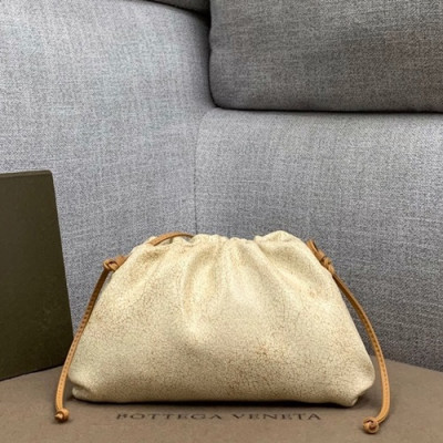 Bottega Veneta 2019 The Pouch Bag / Shoulder Bag,22cm - 보테가 베네타 2019 더 파우치 백 / 숄더백, 585852,BVB0495,22cm,베이지