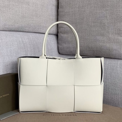 Bottega Veneta 2019 Leather Ladies Tote Shopper Bag,36cm - 보테가 베네타 2019 레더 여성용 토트 쇼퍼백,609175, BVB0499,36cm,화이트